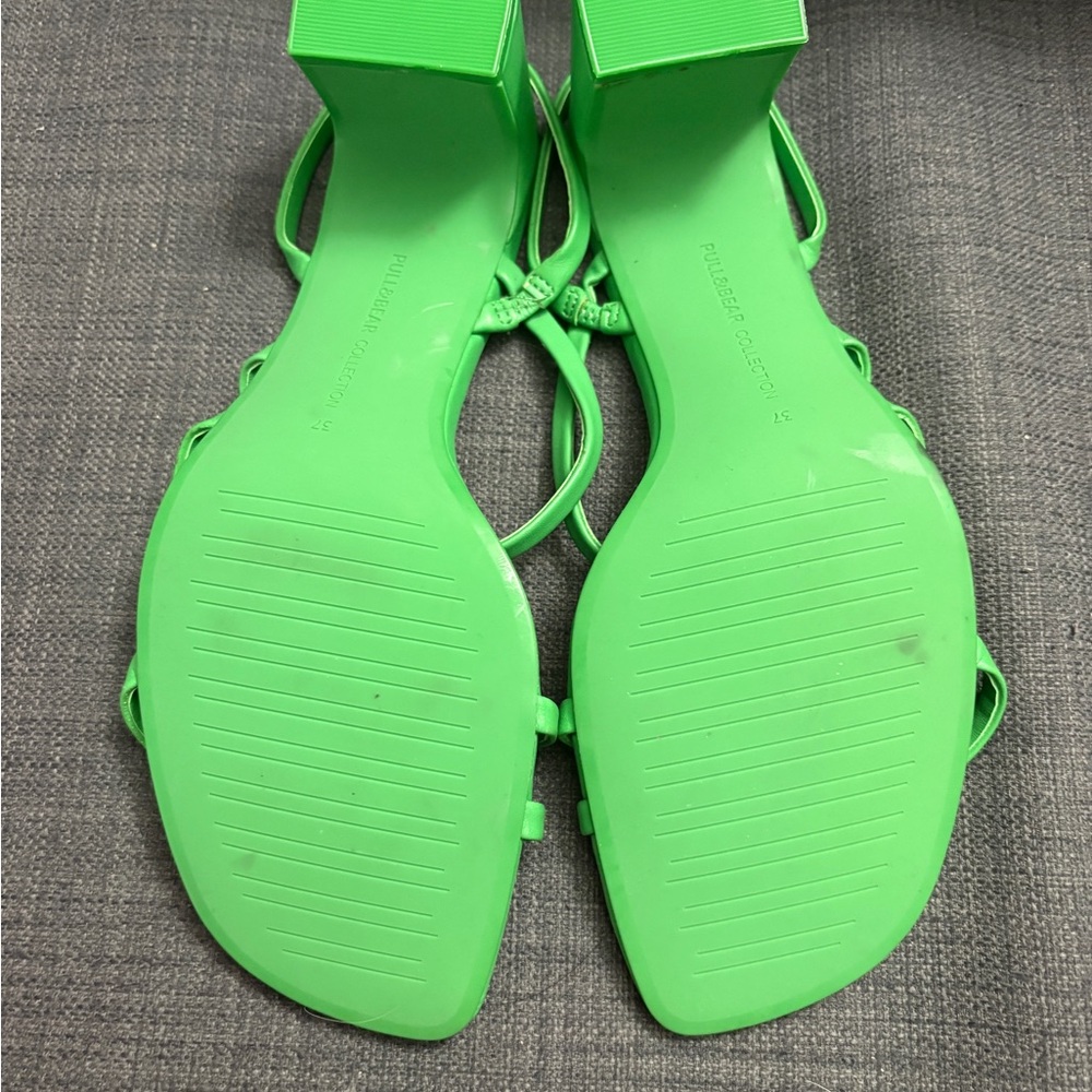 💚 Pull & Bear Collection Green Strappy Block Heels (EU 37 / US 6.5–7) - Picture 5 of 5